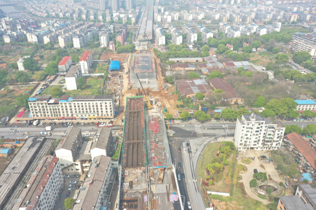 章勇赴南表环高速项目观察疫情防控和施工进度?
